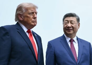 China President Xi Jinping (R) and U.S. President Donald Trump