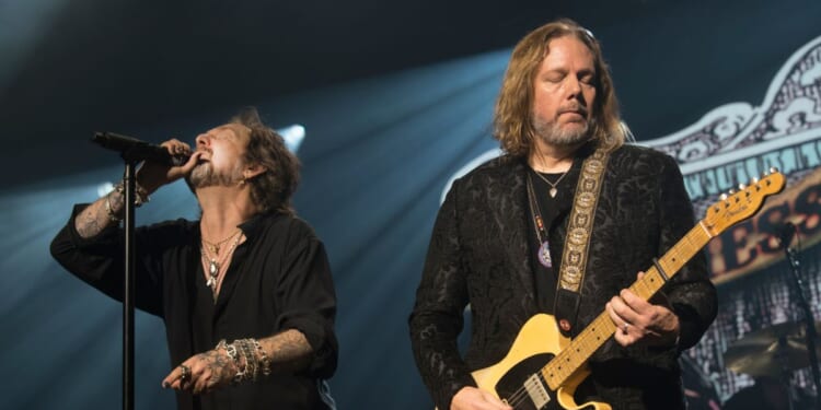 Chris and Rich Robinson of the The Black Crowes at the Hard Rock Casino in Rockford, Illinois.