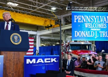Trump shifts from Iran War to economy at Pennsylvania rally