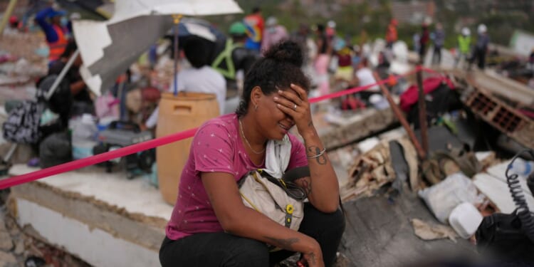 Venezuelan medics fear earthquake aftermath will trigger widening medical crisis