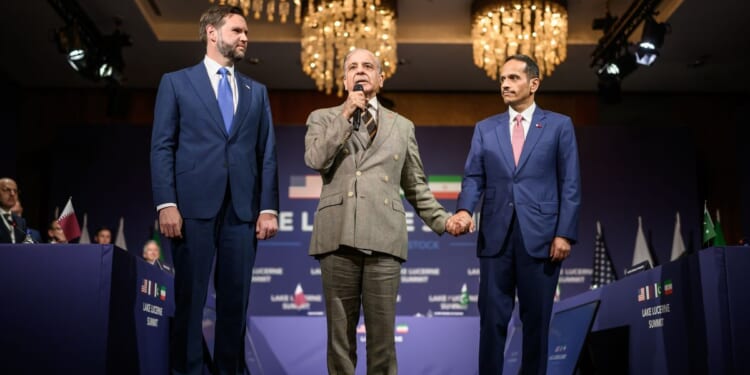 What are the main issues facing U.S., Iranian negotiators?