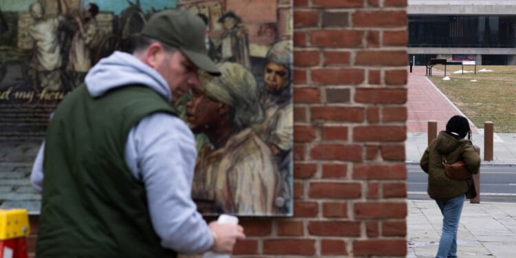 Court says the U.S. can install historical panels at the site of Washington’s Philadelphia home