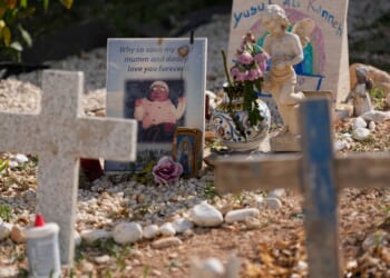 Pope marks July 4 by praying in Lampedusa for migrants who died seeking freedom and prosperity
