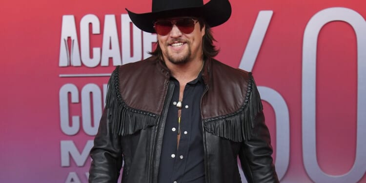 Fans brawl at Gavin Adcock country concert in Alabama