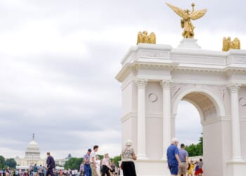 Trump triumphal arch wins early approval from National Capital Planning Commission