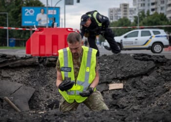 Russian attacks kill 2 and wound 12 as Ukrainian forces target oil tankers