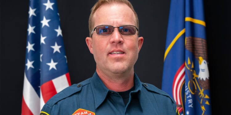 5 family members found dead after flash flood in a scenic Utah canyon, authorities say