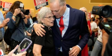 Arizona Republicans pick nominees Tuesday for governor and other top offices