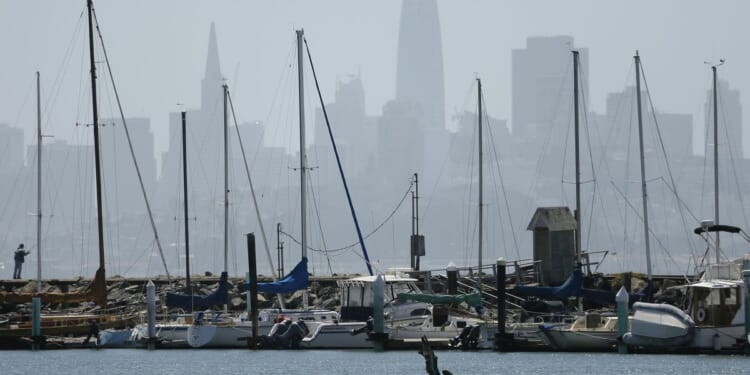 California city manager charged with burglary after trying to steal boat
