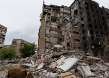 2 dead in Ukraine from Russian attacks, 4 more in Russian-held area hit by Ukrainian drones