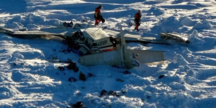 Probe cites history of overweight flights, inadequate oversight in crash that killed 10 off Alaska