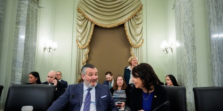 Senators still working with SEC, Big Ten on thorny issues involved in college sports bill