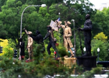 Trump urges Americans to check out American Revolution statue exhibit in the heart of Washington