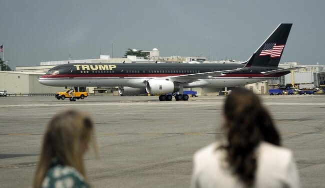 United Airlines Panders to Anti-Trumpers Over Renamed Donald J. Trump International Airport – PJ Media