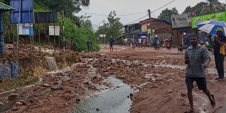 Sri Lanka closes schools as floods and mudslides triggered by heavy rains kill 7