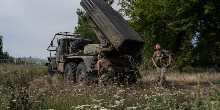 Top former U.S. generals say wars in Ukraine, Iran becoming steadily intertwined