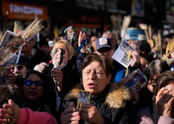 Argentines pray that Pope Leo’s visit alleviates their economic stress