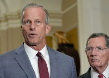 Senate approves funding bill to avoid a shutdown before the election