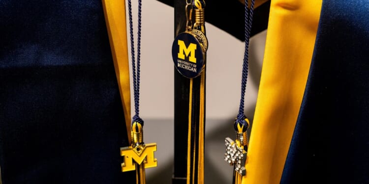 University of Michigan college freshmen will no longer get grades in first semester