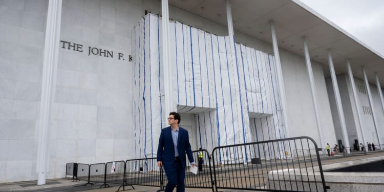 Judge orders Kennedy Center to pay musician Chuck Redd $252,000 in fees