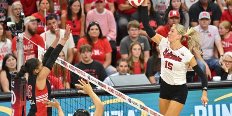 Fox Sports will broadcast 35 women’s volleyball matches, including 8 on Fox