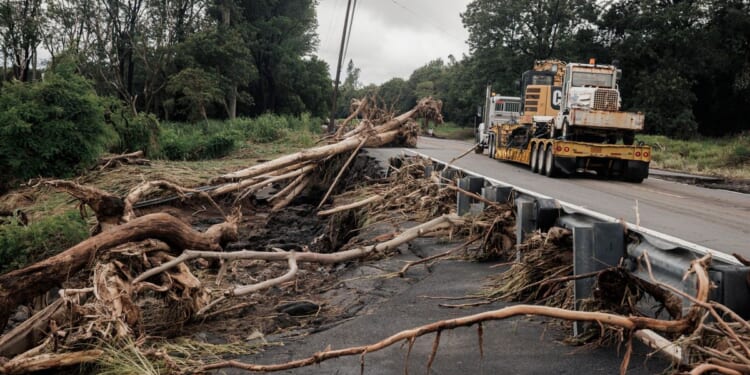 Crews work to restore power to thousands after Lala raked Hawaii