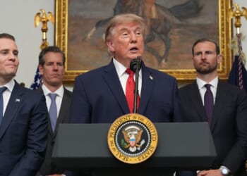 Trump hosts crypto execs at White House after SEC guidelines release