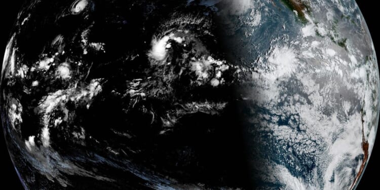 Still recovering from Hurricane Lala, Hawaii prepares for a possible weekend cyclone