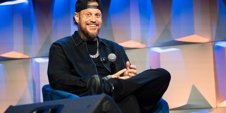 Jelly Roll jokes about Trump’s weight, flag mishap on ‘Kimmel’