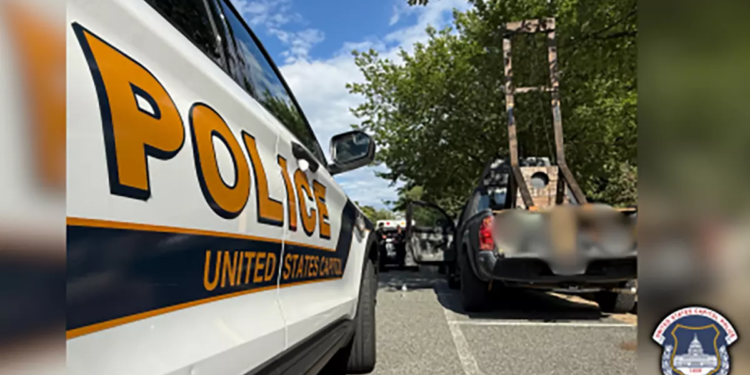 Capitol Police arrest California man in possession of a guillotine near Supreme Court
