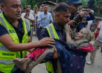 At least than 550 missing in Tibet floods, hundreds missing in Nepal