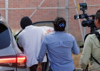 ICE officer released from jail after failed extradition bid