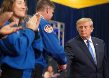 Trump honors Artemis II crew that flew around the moon