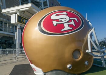 Feds break up romance racket in which fraudster posed as NFL player to bilk women