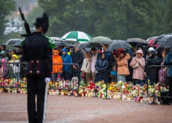 Norway enters a new royal era as tens of thousands mourn King Harald V in Oslo