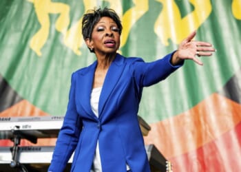 Gladys Knight to step back from performing after health concerns surface