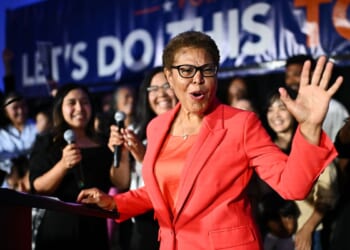 Fake poll makes real news, Vindman’s premature party planning