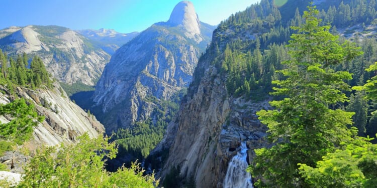 19-year-old California college wrestler dies after falling at Yosemite National Park