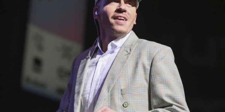 AOC defends Macklemore, blasts Robert Kraft in fundraising pitch