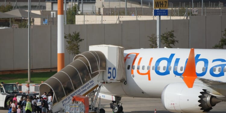 Benjamin Netanyahu: Co-pilot on FlyDubai flight stabbed the pilot and tried to crash the plane