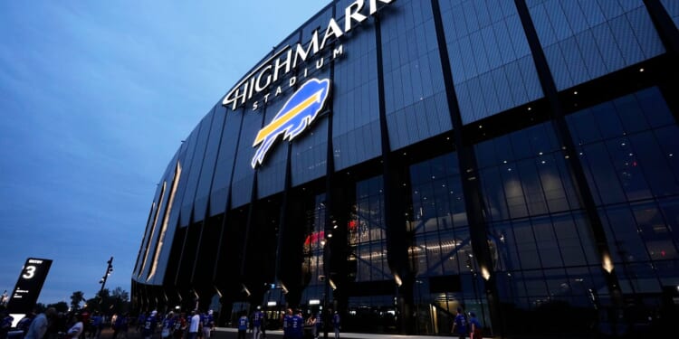 Bills fans pay steep price for beer, food at Highmark Stadium opener