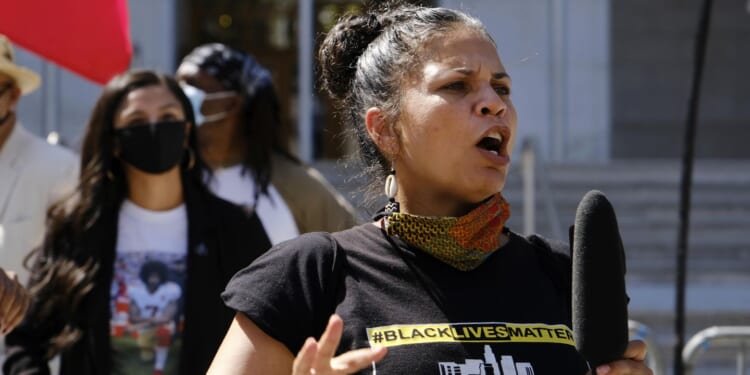 Cal State Los Angeles professor doxxes ICE agent