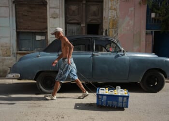 Cuba's tourism plummets 62% after U.S. pressure and energy embargo
