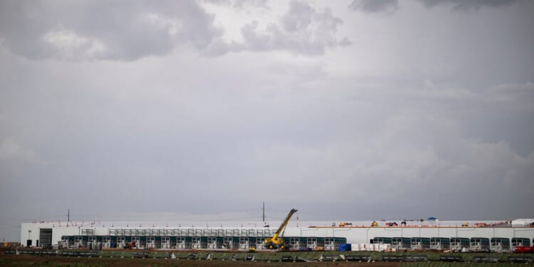 Data center fight explodes onto airwaves ahead of midterms