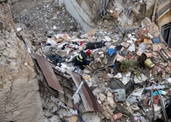 Explosion in Athens kills six, including four American tourists, and injures three others