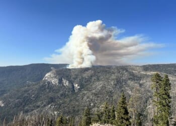 Firefighting helicopter crashes near Yosemite, killing both pilots