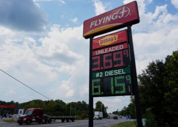 Fuel prices at record Labor Day high in U.S. thanks to Iran war and refinery issues