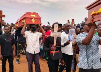 Hundreds gather in eastern Congo to mourn victims of school fires
