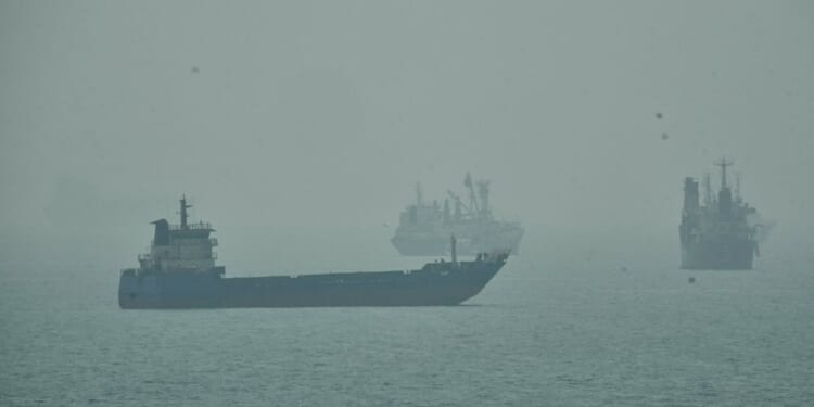 Iranian foreign minister: U.S. must abide by ceasefire deal before Strait of Hormuz reopens