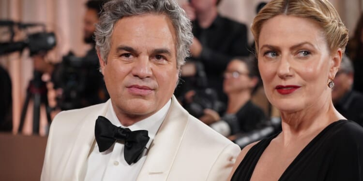 Mark Ruffalo faces antisemitism claims, wins backing of 170 Jewish figures